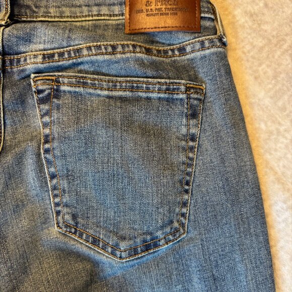 Abercrombie & Fitch Men's Signature Stretch Athletic Straight Jean - Picture 10 of 11